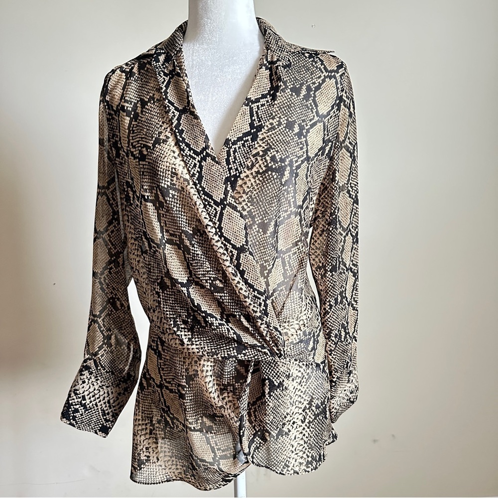 👉 ZARA WOMAN Leopard Print Blouse – Size L
